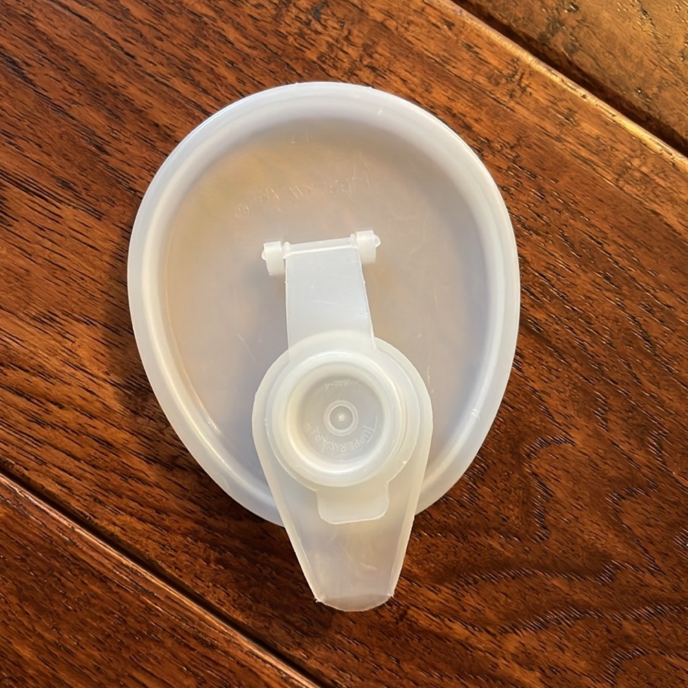 Vintage 1970's Tupperware Sweet Saver with Flip Pour Spout Container - Picture 6 of 9